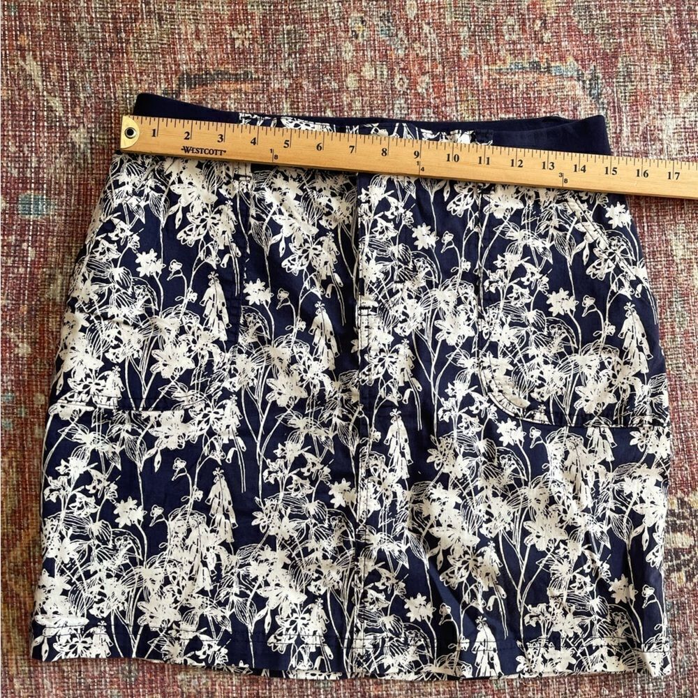 Women’s 6 Lee Riders mid rise Floral Navy and White Skort with pockets - Picture 7 of 11